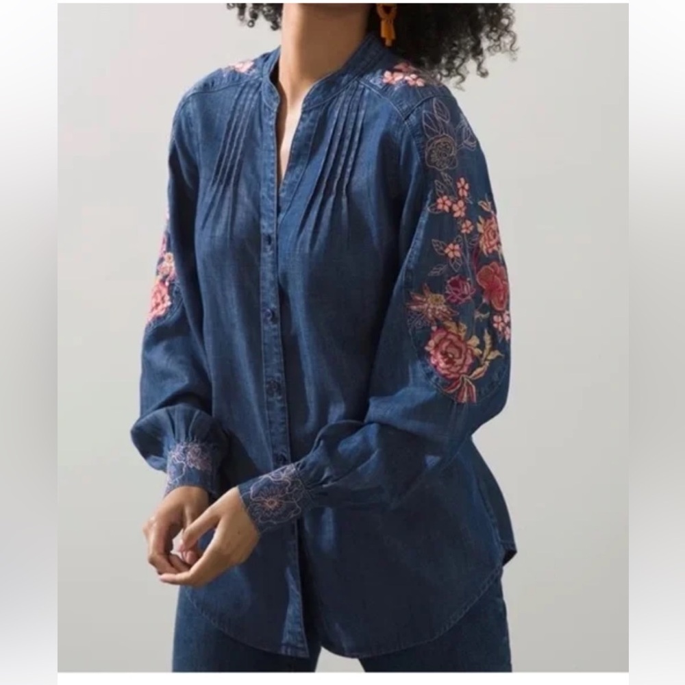 Chico's 1 Tencel Floral Embroidered Chambray Denim flowy blouse size US 8